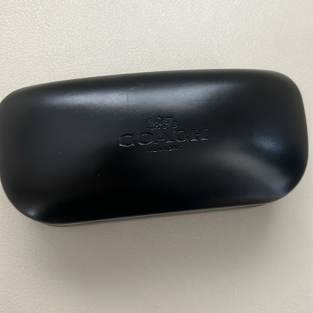 3-Coach New York black Hard Sunglasses Case w/new
Cleansing Cloth still sealed